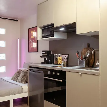 Moderne - Hyper-central Et Calme Appartement